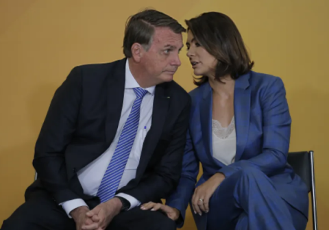 Bolsonaro é orientado a indicar Michelle à Presidência em 2026