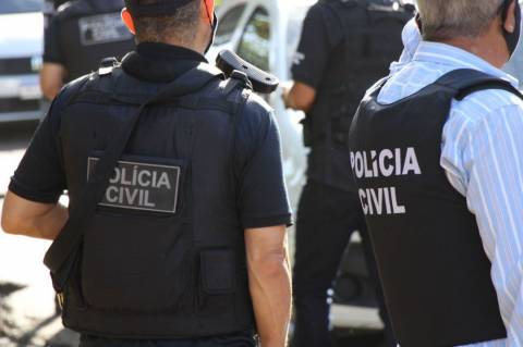 2 pessoas são presas em Feira de Santana durante operação contra golpe da central bancária