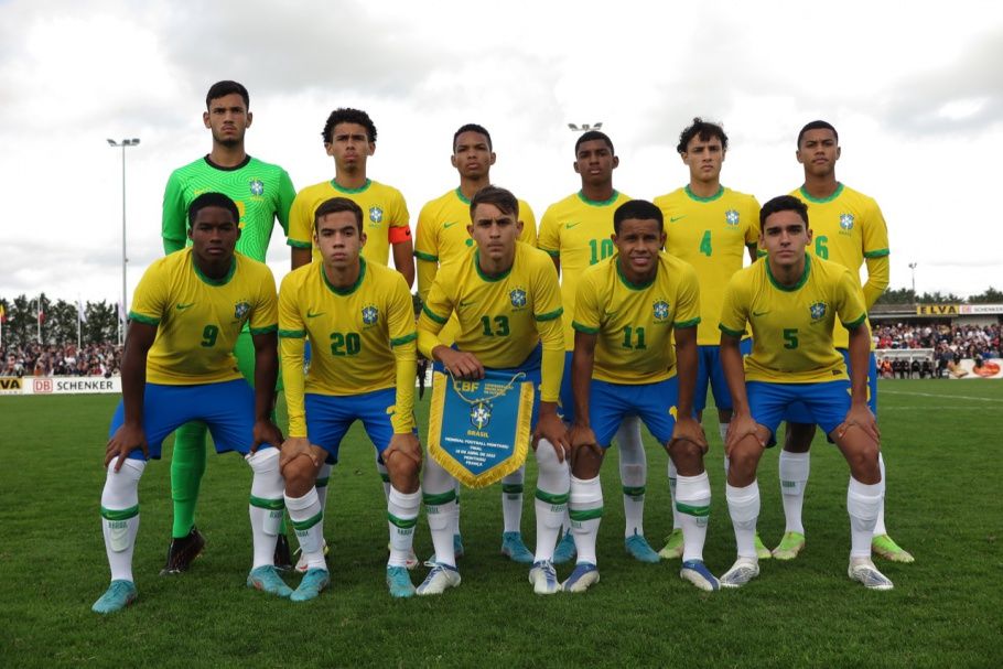 França vence seleção brasileira e é campeã do Torneio