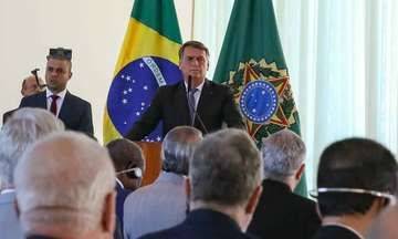 Jair Bolsonaro é multado por propaganda antecipada em reunião com embaixadores