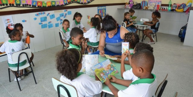 Prefeitura de Feira de Santana convoca 54 professores para contratação via REDA