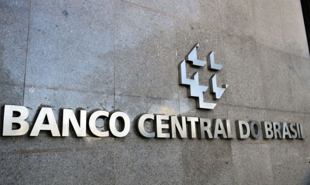 Banco Central corrige dados cambiais e país fecha 2022 no negativo