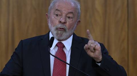 Quase metade dos brasileiros veem ameaça comunista em governo Lula, diz Ipec