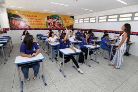 Estado anuncia contratação de 1.624 profissionais para Educação Especial