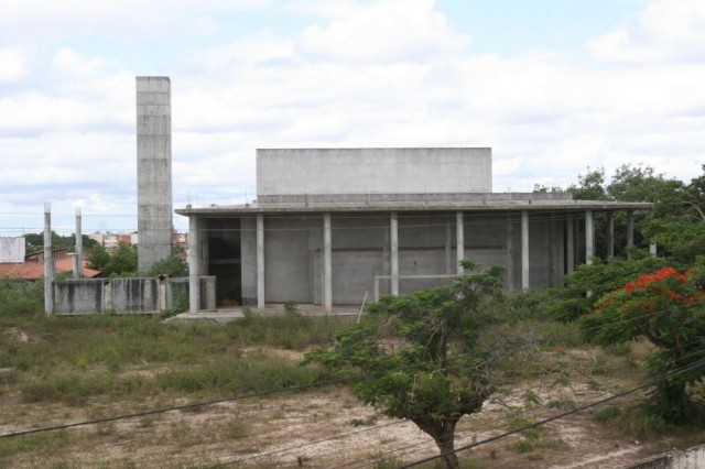 Entregue instrumento de cessão da área do Centro de Convenções
