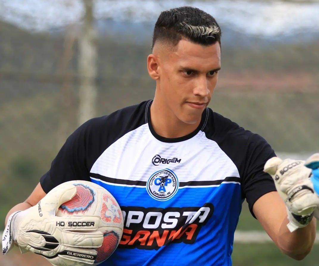 Fluminense de Feira contrata goleiro de 22 anos para reforçar time