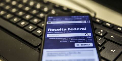 Congresso propõe correção maior da tabela do IR e tributação menor de investimento no exterior