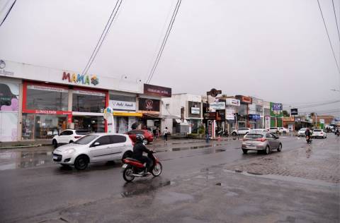Comércio informal em Feira de Santana migra do centro para bairros, diz pesquisa