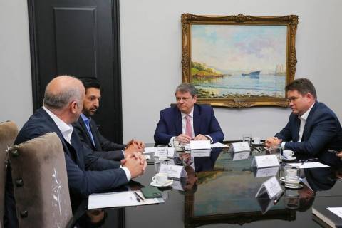 Governo Tarcísio de Freitas abandona estudo que avalia uso de câmeras pela PM