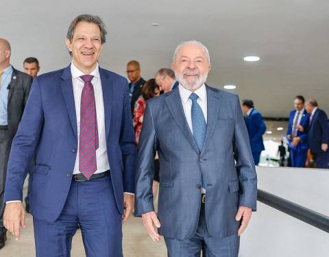Lula diz que não dará 'cavalo de pau' na economia