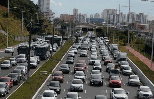 IPVA de veículos com placas de final 6 deve ser quitado até sexta, 29