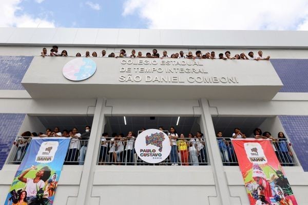 Secretário culpa burocracia por atraso nos editais na Bahia