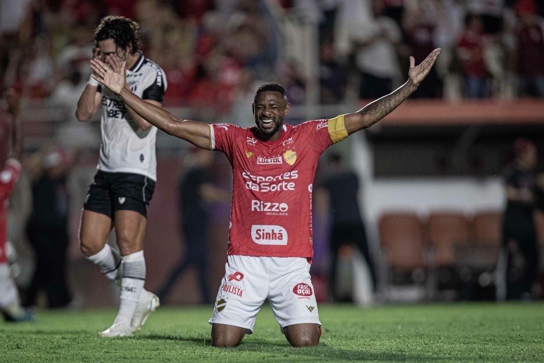 Com dois jogos a menos, Sport entra no G-4 da Série B ao derrotar