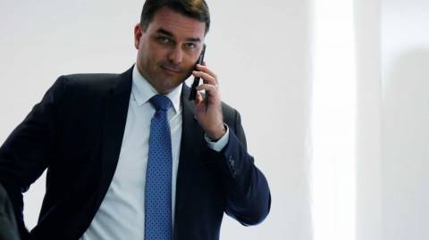 Justiça do DF rejeita sentença que livrou Flávio Bolsonaro em caso de mansão milionária
