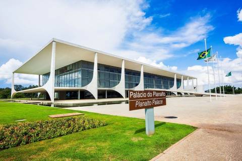 União destinará até R$ 20 bilhões para bolsas a estudantes do ensino médio