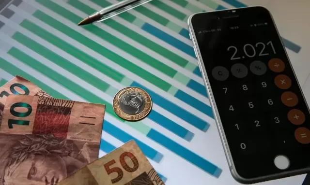 Inadimplência recua pouco e crédito desacelera ainda mais, diz Boa Vista