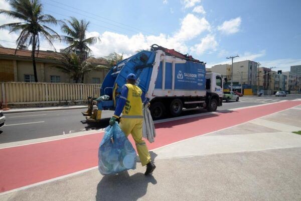 Bahia tem oitavo menor percentual do país de população com coleta de lixo