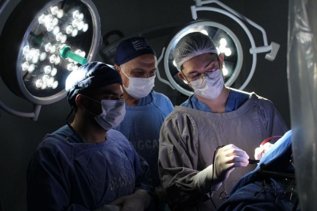 Hospital Clériston Andrade realiza cerca mil neurocirurgias em 2023