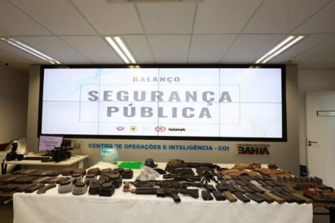 Mais de 1.500 armas e 35 líderes de facções foram localizados pela polícia no 1º trimestre em Salvador