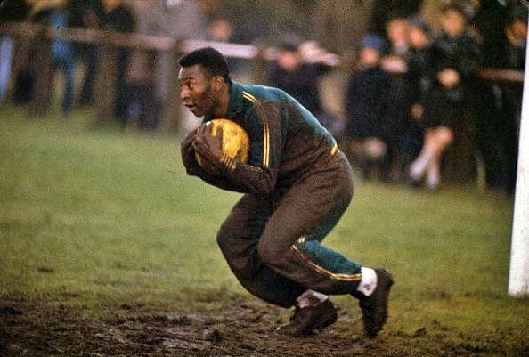 O dia do goleiro e a incrível história de Pelé sob as traves