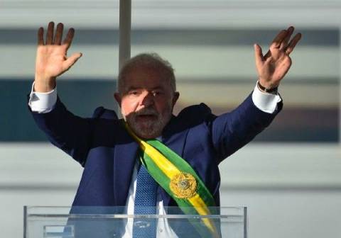 Documentário sobre presidente Lula é ovacionado em Cannes