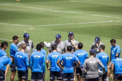 Bahia encara o Paysandu e se torna recordista de jogos no país