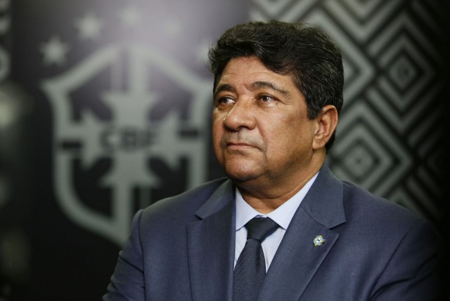 CBF nega camisa vermelha na Seleção