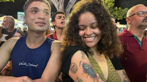 Fã de Rachel Reis exibe tatuagem inspirada em música da cantora