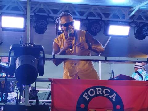 ​Araketu puxa com Bloco dos Trabalhadores e anima foliões neste sexta-feira (2), segundo dia de folia