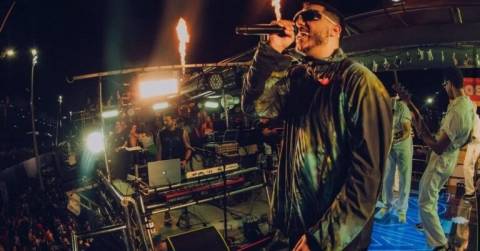 Léo Santana, Tony Salles, Thiago Aquino e Tomate agitam 4º e último dia da Micareta de Feira; acompanhe ao vivo pela TV Geral