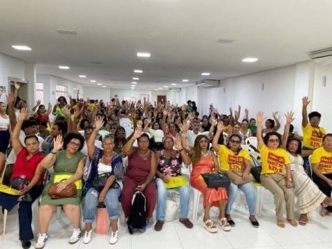 Justiça suspende portaria que prevê aumento de carga horária para professores da rede municipal em Feira