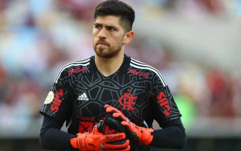 Jogadores do Flamengo sofrem atentado na volta ao Rio