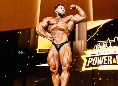 Ramon Dino brilha no palco do Pittsburgh Pro