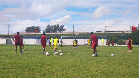 Feirense intensifica treinamentos para duelo contra o Estrela de Março
