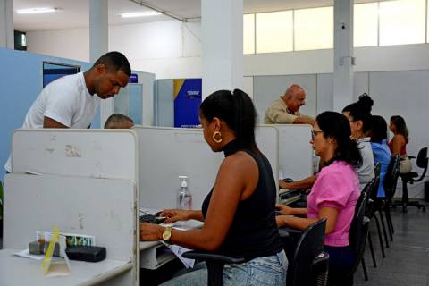 Casa do Trabalhador oferece 113 vagas de emprego nesta quarta (14) em Feira de Santana