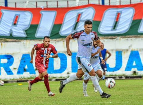 Fluminense de Feira vence Leônico por 3 a 0 e volta ao G-4