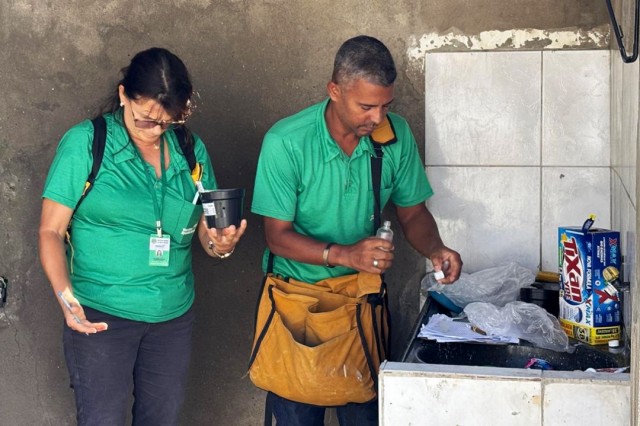 Prefeitura de Feira inicia instalação de ovitrampas para monitorar o Aedes aegypti