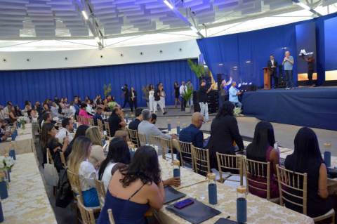Prefeito José Ronaldo participa da abertura do Evento X 2025, maior imersão do mercado imobiliário da Bahia