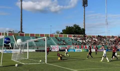 Fluminense de Feira bate Teixeira de Freitas e consolida vaga no G-4