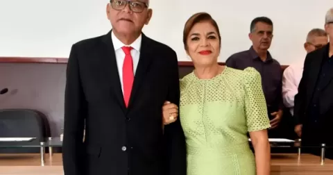 Primeira mulher a assumir a Prefeitura de Ruy Barbosa, Eridan Bonifácio toma posse