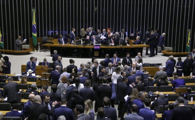 Câmara pode votar projeto que aumenta penas para abandono de idoso