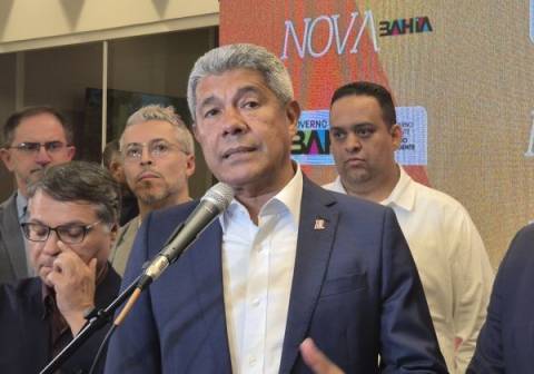 Jerônimo lamenta e condena agressão de PMs em São João no interior da Bahia