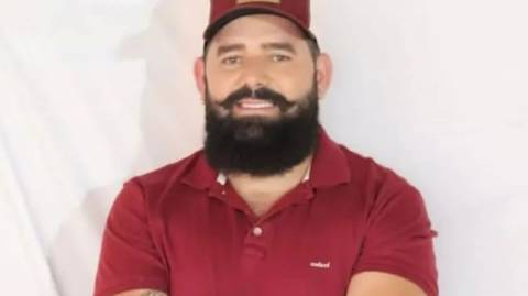 Cantor de forró morre após passar mal em apresentação na Bahia