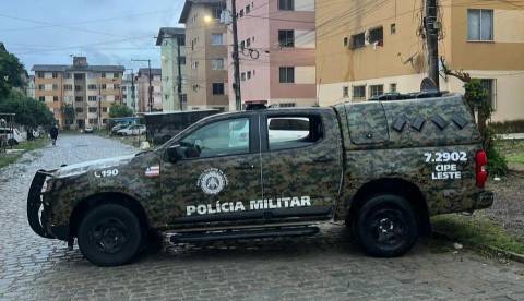 Dois homens com mandados de prisão são capturados em Feira de Santana durante Operação Força Total