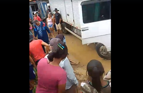 Pai e filho de 2 anos morrem eletrocutados por fio de alta tensão na zona rural de Feira de Santana