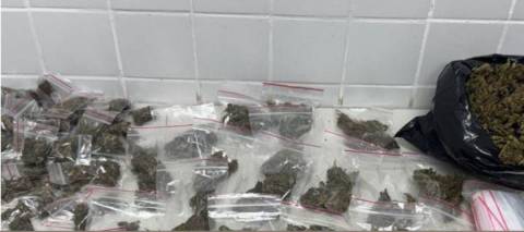 Homem é flagrado com drogas no bairro Gabriela em Feira de Santana