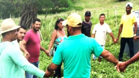 Trabalhadores escravizados no sisal se unem para produzir ovos na Bahia
