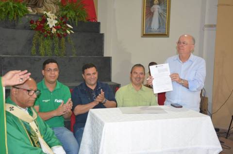 José Ronaldo sanciona lei criando o Dia do Romeiro