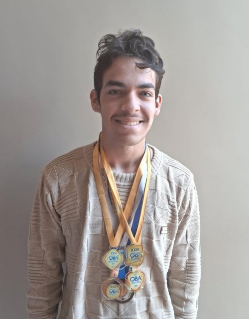 Estudante feirense de 17 anos pesquisa  galáxia peculiar e ganha prêmio nacional de iniciação científica