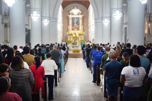 Missa solene marca lançamento da Festa de Sant`Ana 2025, padroeira de Feira de Santana